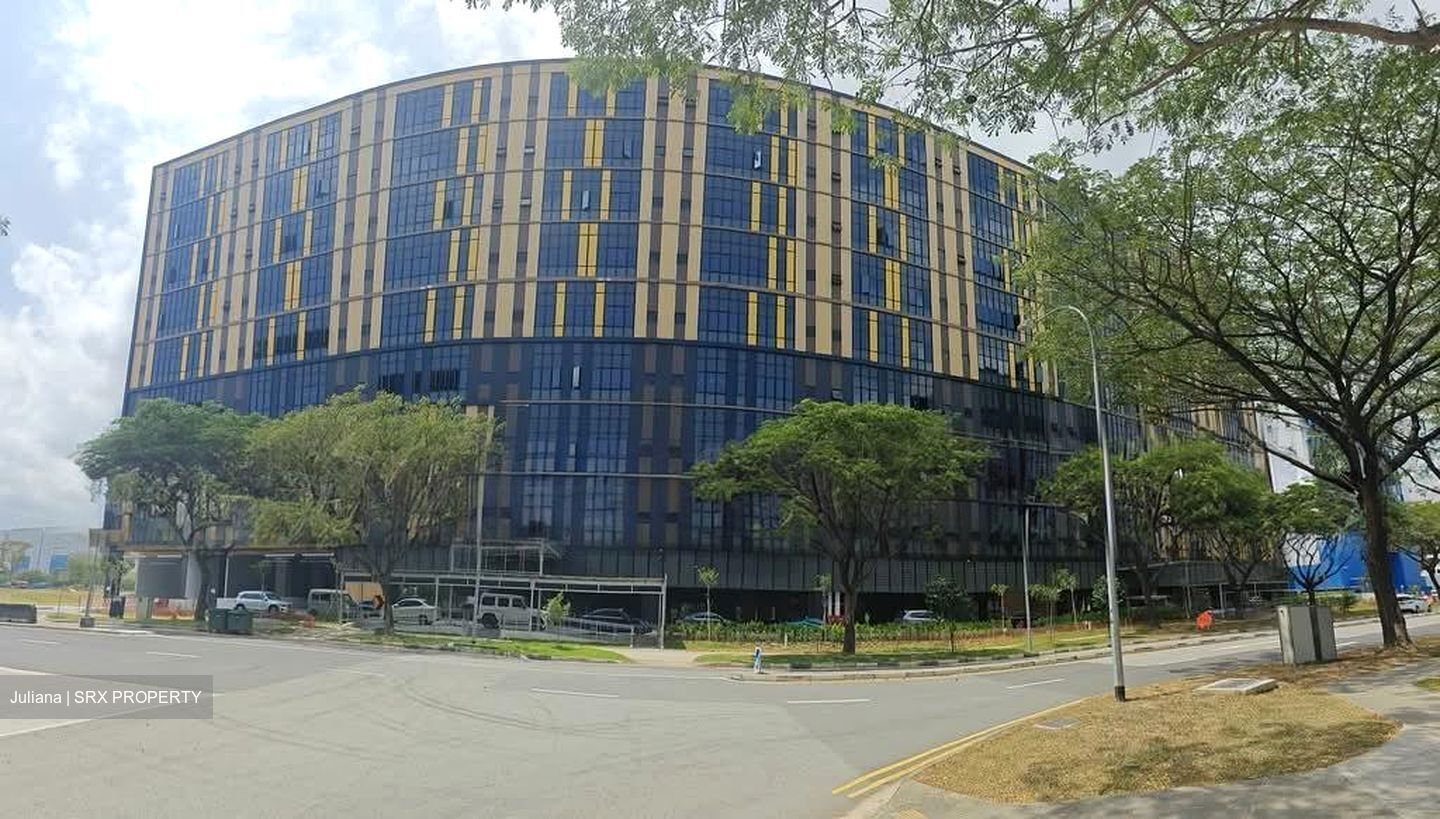 Stellar@tampines (D18), Retail #532148691